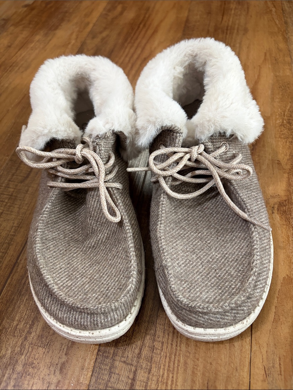 Hey Dude Britt nut brown fur lined Lace Up booties size 7